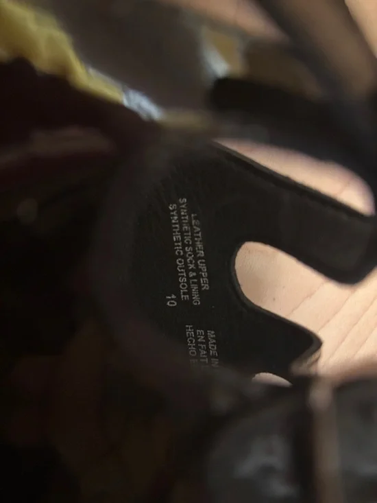 Seychelles Shiny Black Patent Triple-Strap Block Heel Sandals - Picture 5 of 6